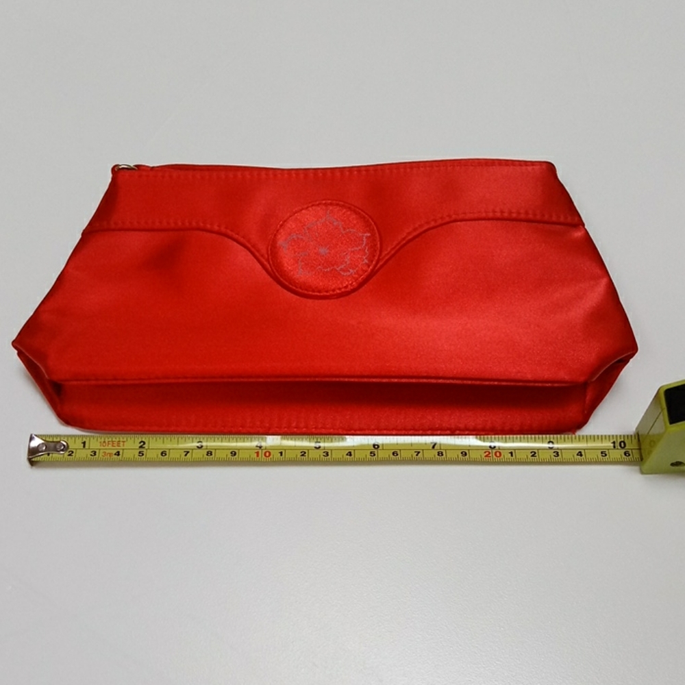 Oscar De La Renta perfume Satin wristlet - Picture 7 of 7